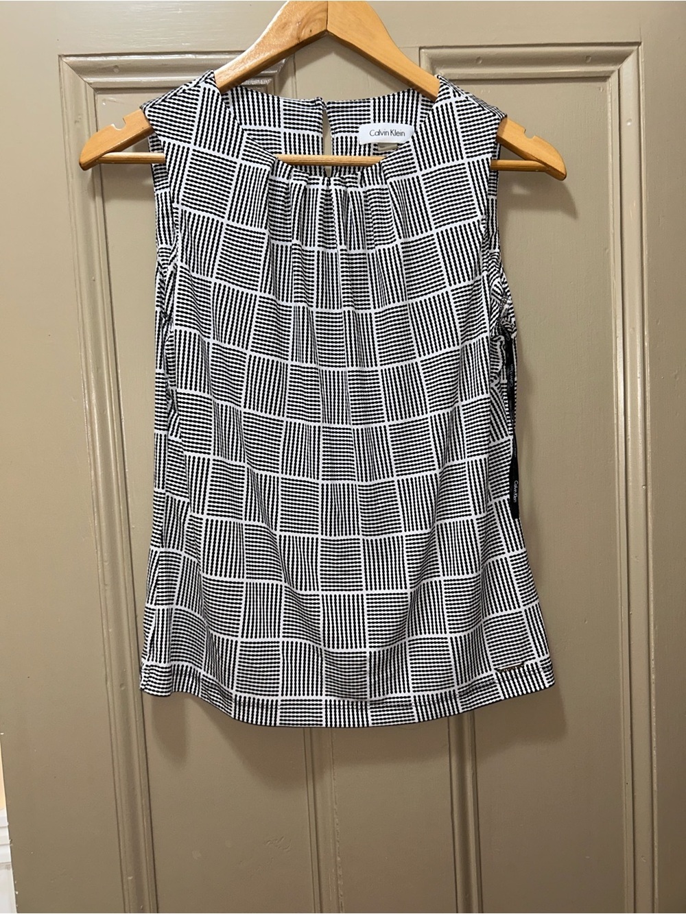Calvin Klein Black and White Geometric Sleeveless Blouse